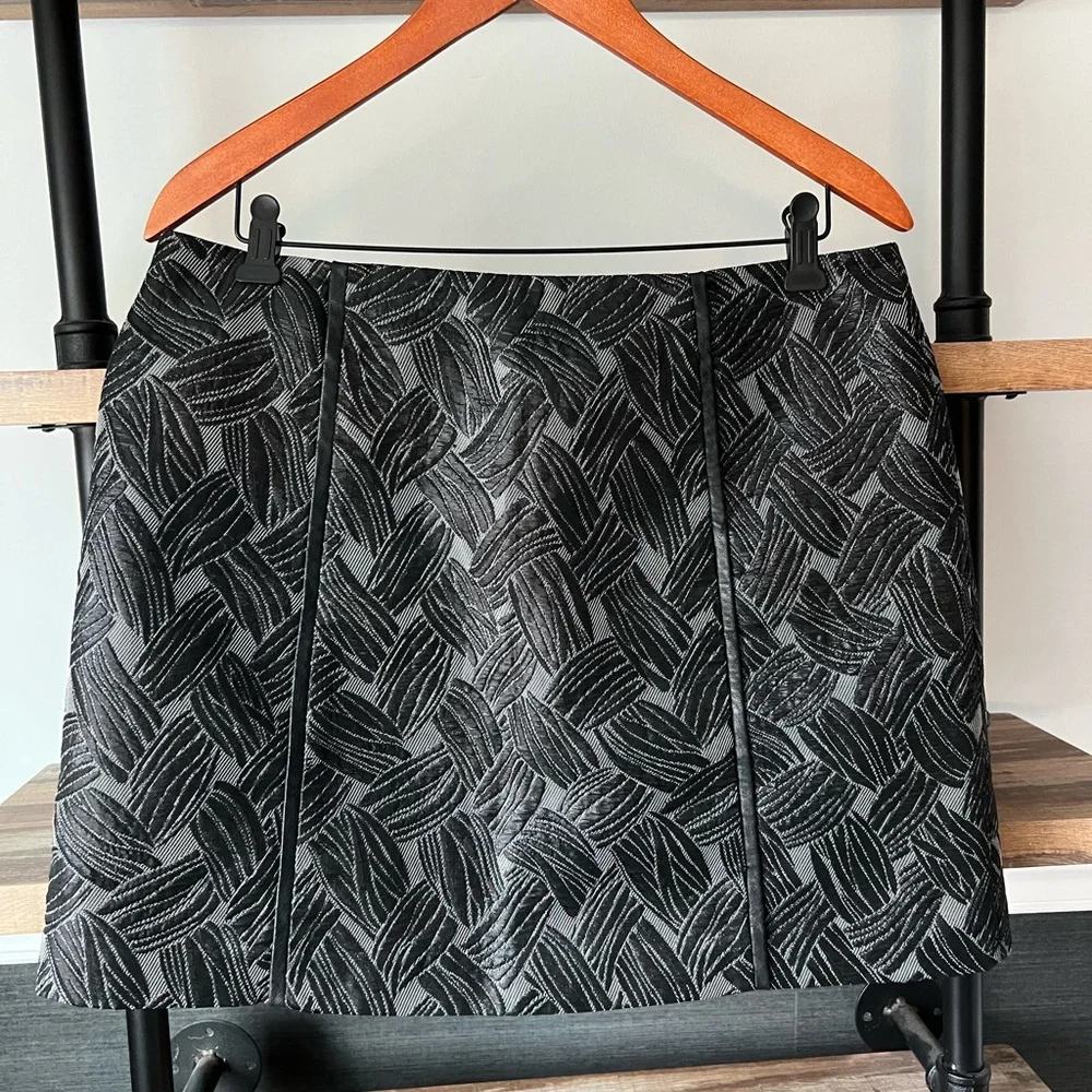 BCBGMaxAzria Black and Gray Patterned Skirt - Picture 2 of 6